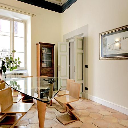 Trevi Luxury Apartment โรม ภายนอก รูปภาพ