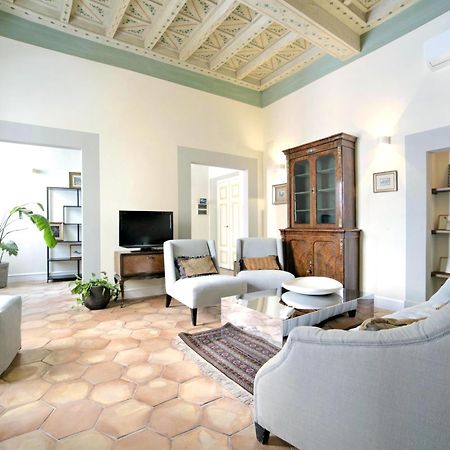 Trevi Luxury Apartment โรม ภายนอก รูปภาพ